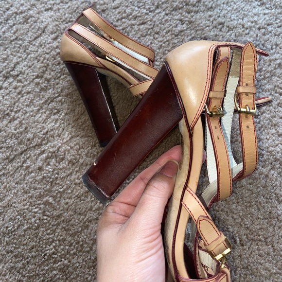 Shoes 👠 - Picture 2 of 7